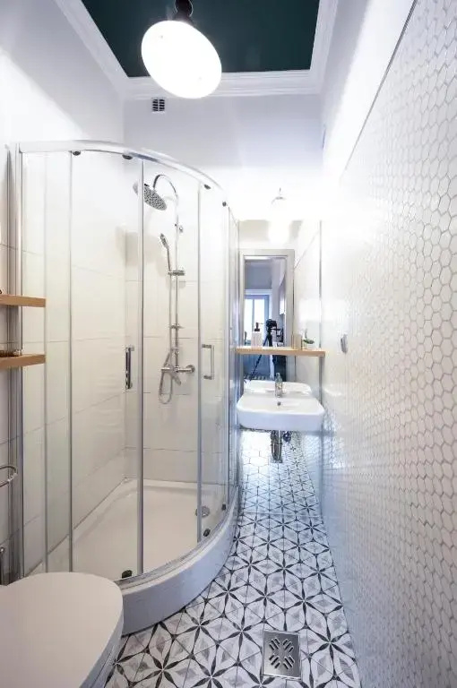 Old Town Courtyard Apartment with private parking