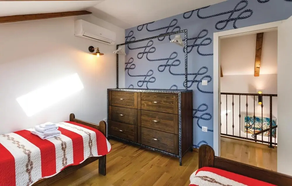 4 Bedroom Beautiful Home In Omisalj