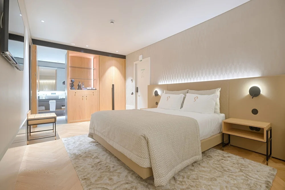 Palatial Suites