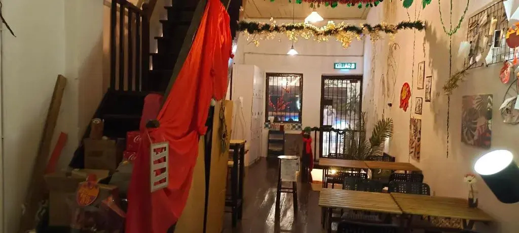 Vspace Plt Guesthouse & Cafe