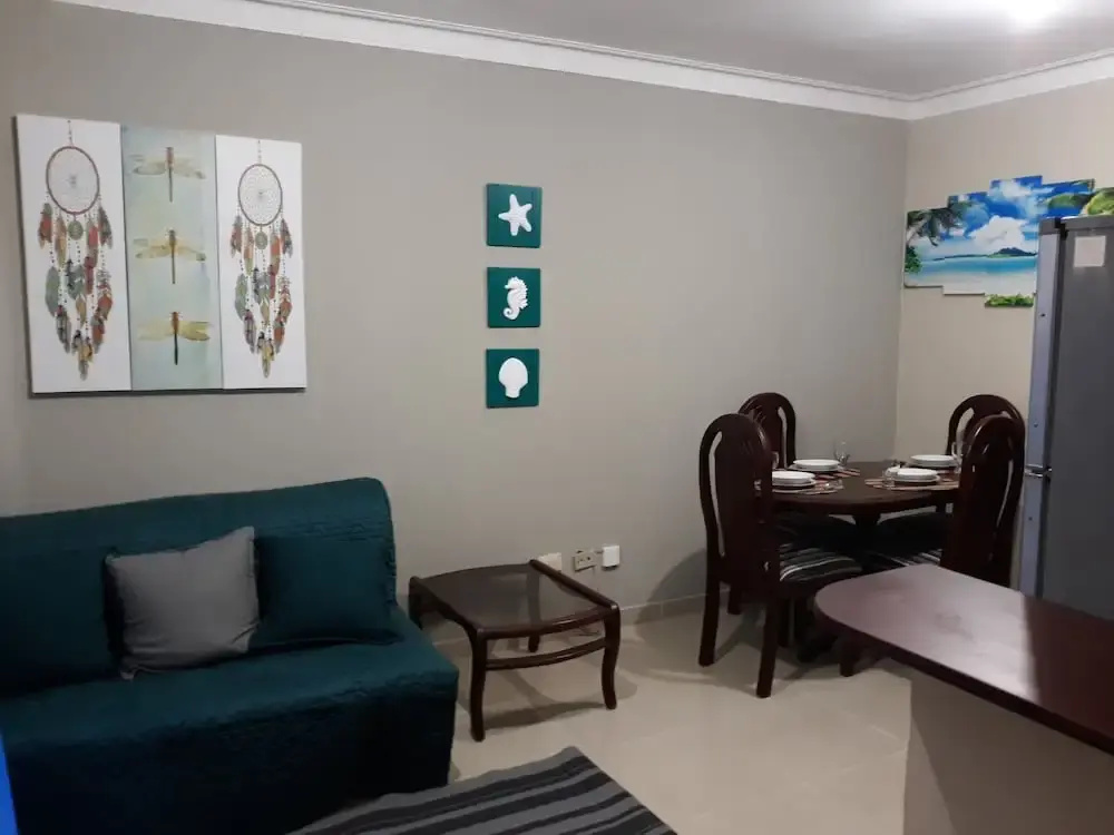 1br 6 Miles to Beaches & Airport w/ Parking/wifi & Hot Water