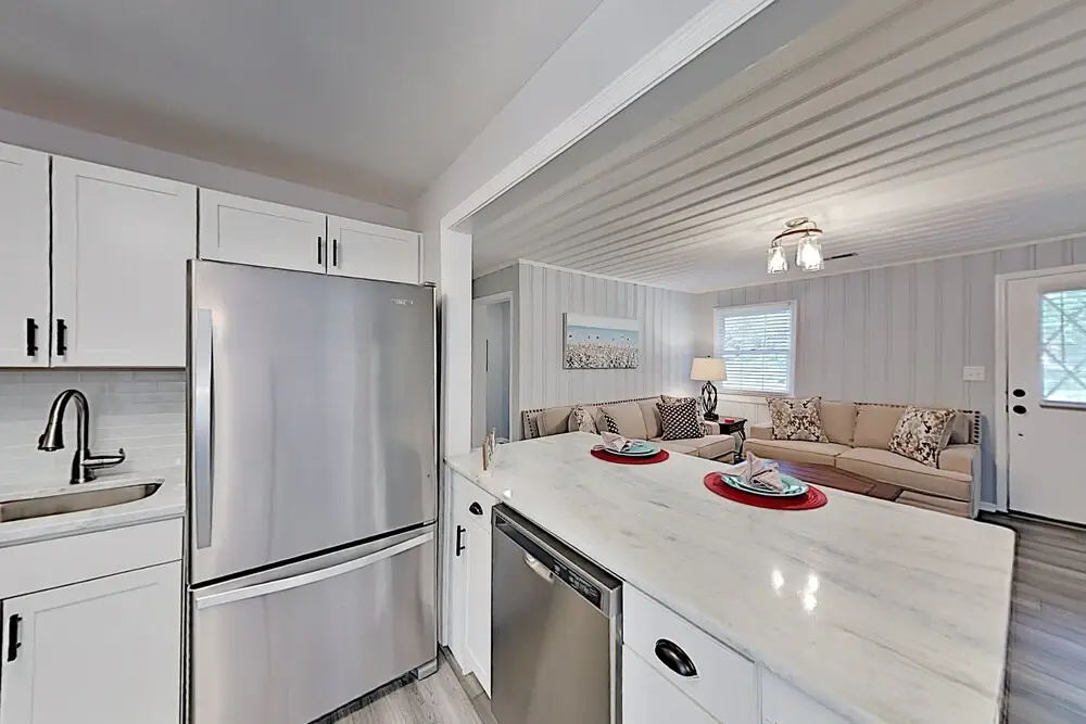 627pined 4 Bedroom Home