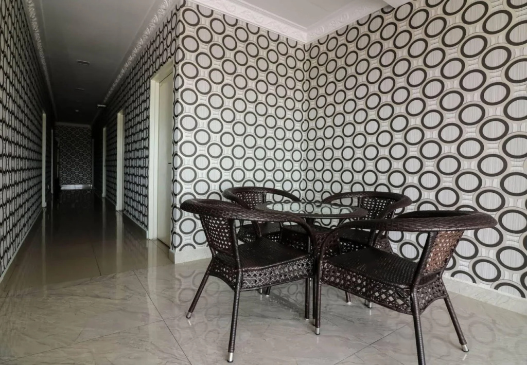 Royale City Hotel
