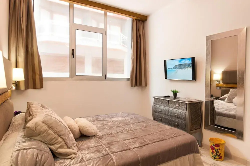 Las Palmas City Beach Apartment M&B 02