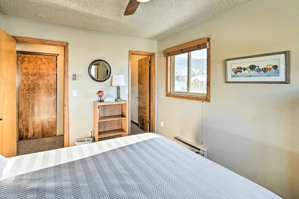 Mtn-view Condo ~ 3 Mi to Dtwn Steamboat Springs!