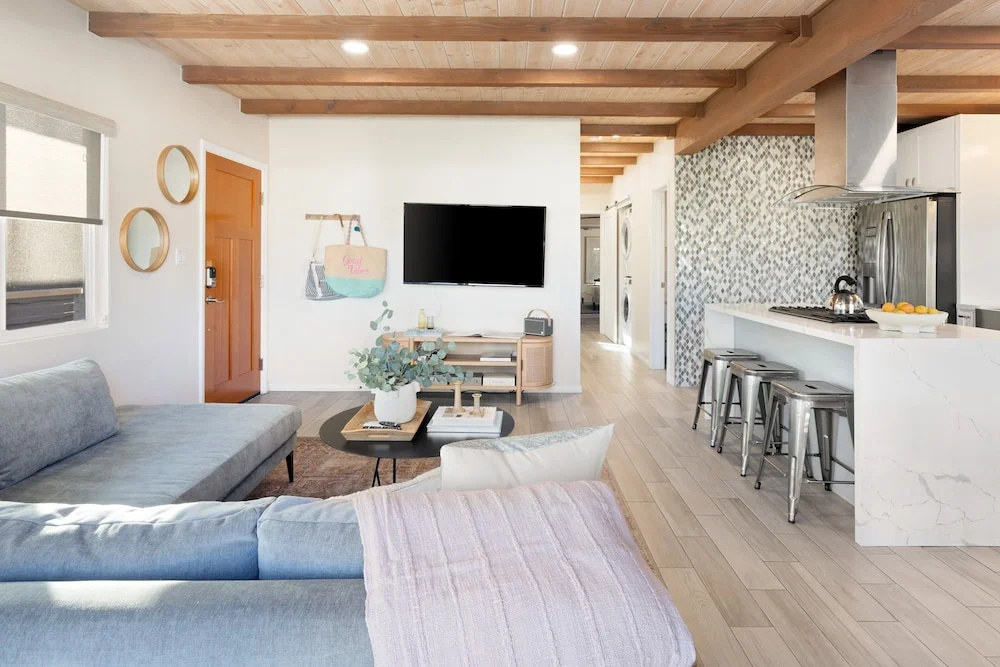 Mission Point 2 by Avantstay Mission Beach Home w/ Large Balcony Steps to Beach!