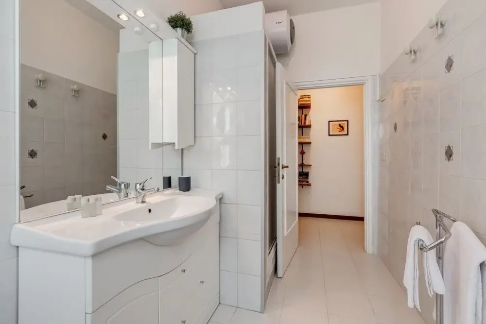 Nice and Bright 2 Beds Flat Near San Giovanni