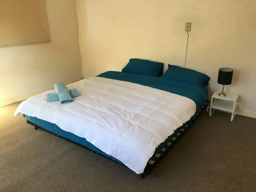 Spacious 3 Bedroom Terrace in Newtown