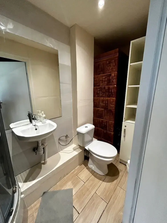 AMEN Aparthotel Curie 8