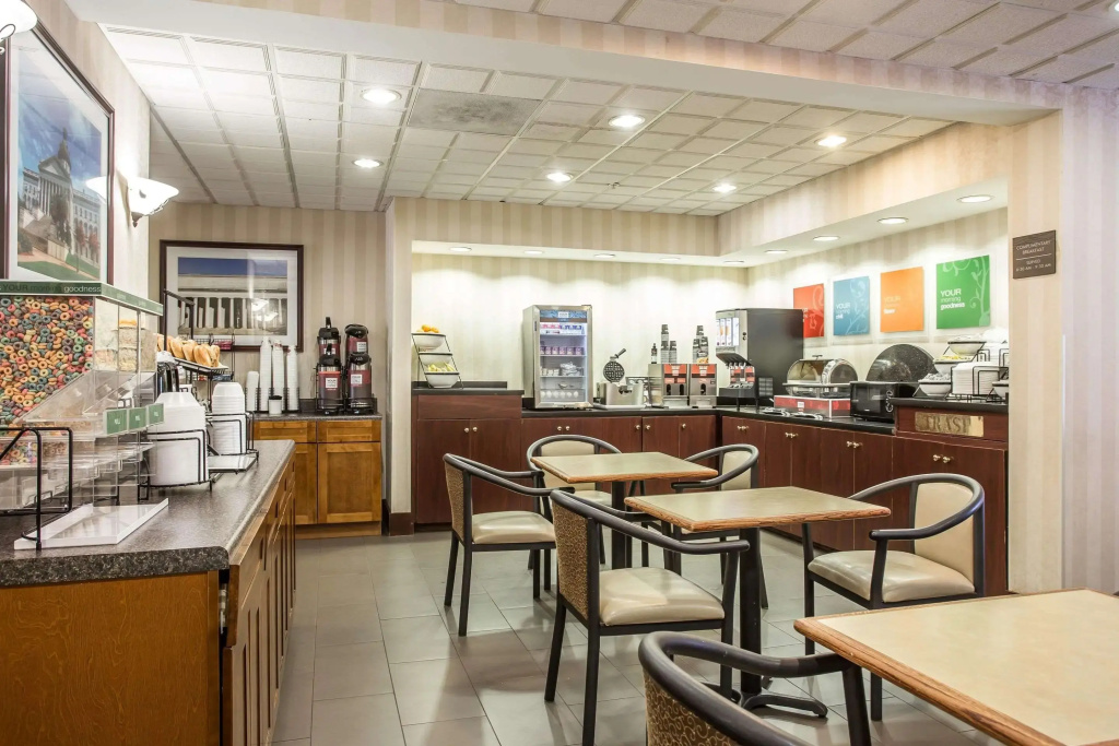 Comfort Inn & Suites FtJackson Maingate