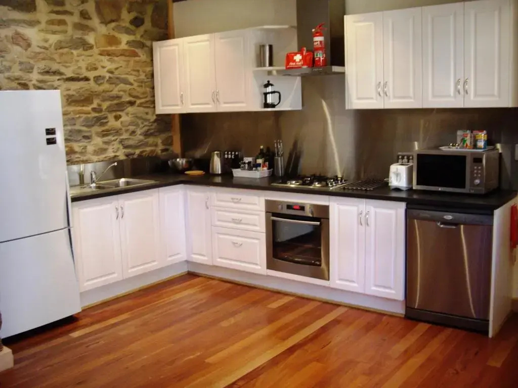 1860 Wine Country Cottages
