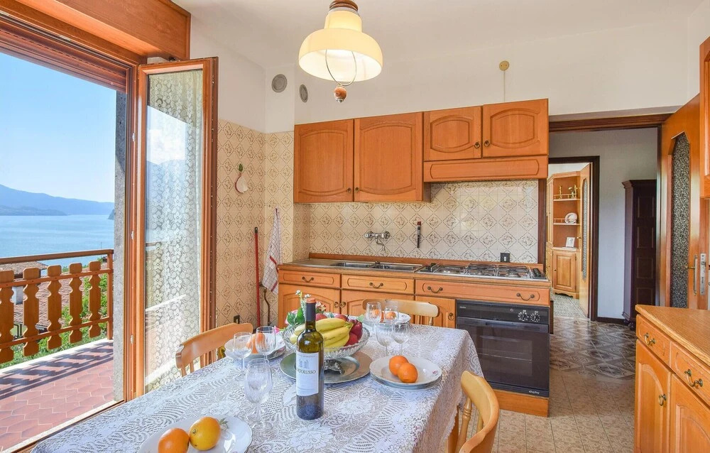 Beautiful Apartment in Riva di Solto With 3 Bedrooms and Wifi