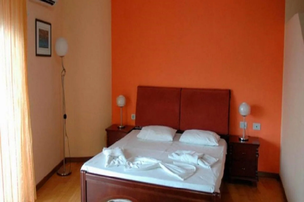 Hotel 1 Maji