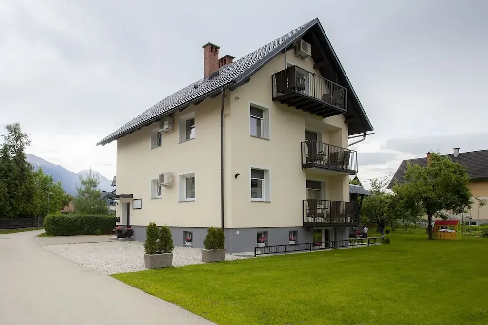 Razingar Apartments
