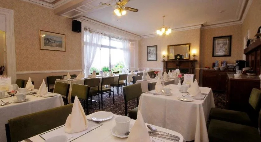 Warwick Hotel