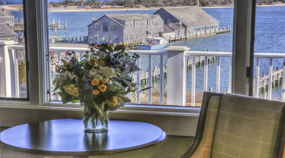The Harborside Inn