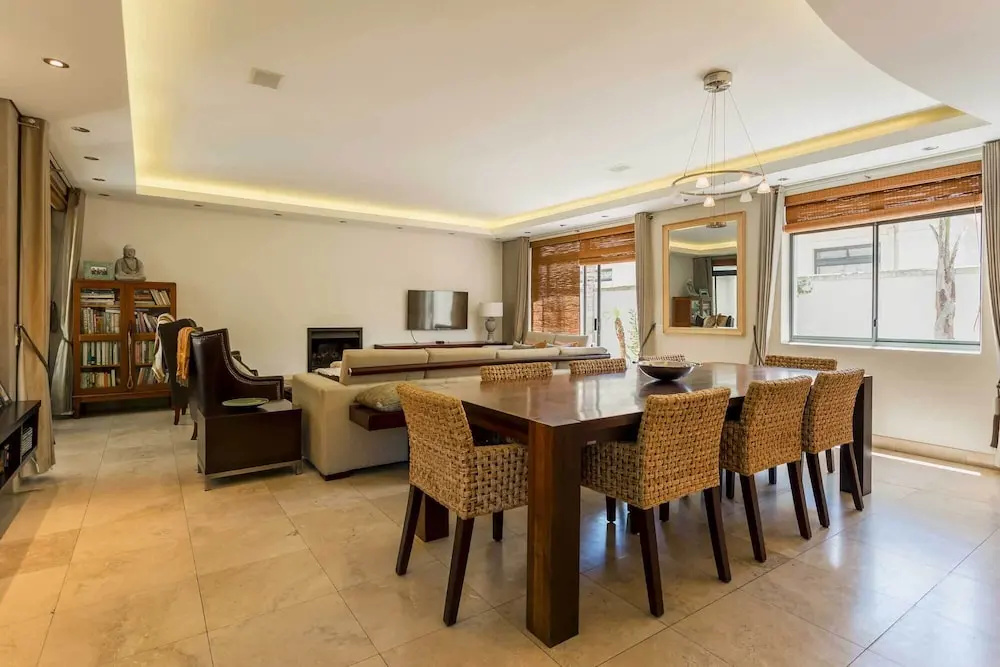 Home Away From Home on a Secure Golf Estate, Situated Next to the Ocean and Golf