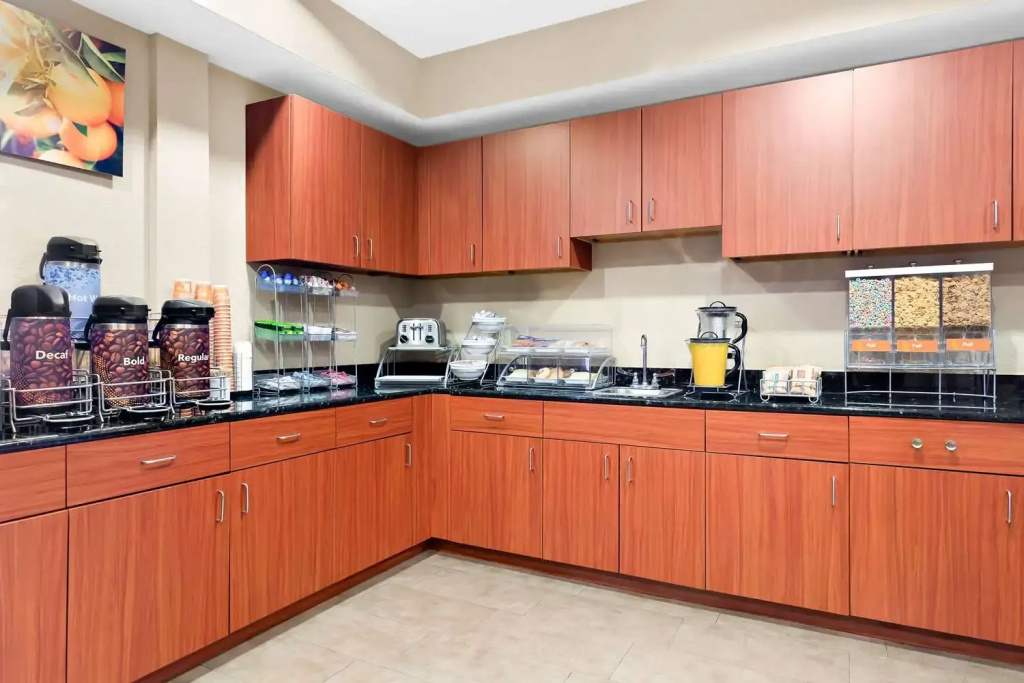 Comfort Suites Tampa Airport North