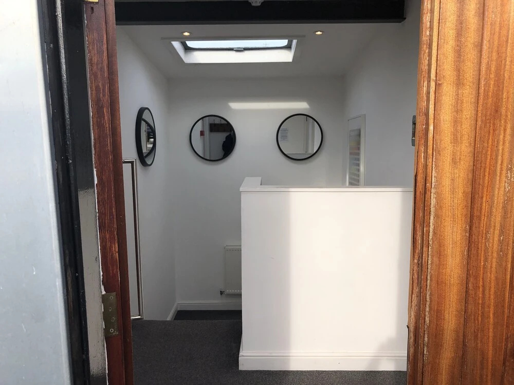 Duplex Barge Cinema Room 6 Ensuite Double-triple Bedrooms Great Social Spaces