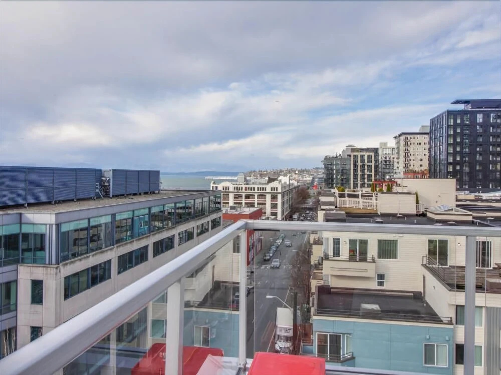 Belltown Pike Place Suites by Luxe Hubs