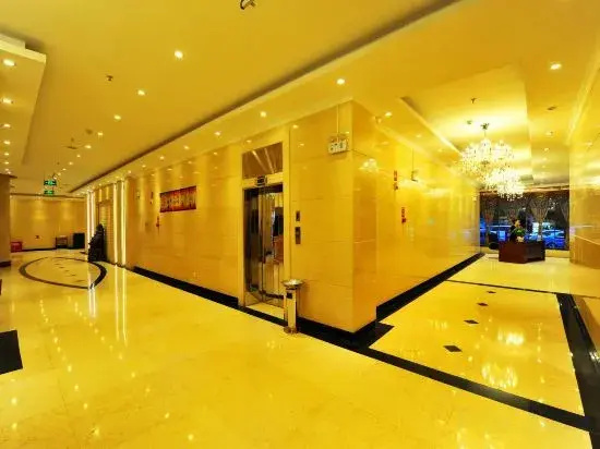 Chuxiong Xinlu Cloud Hotel