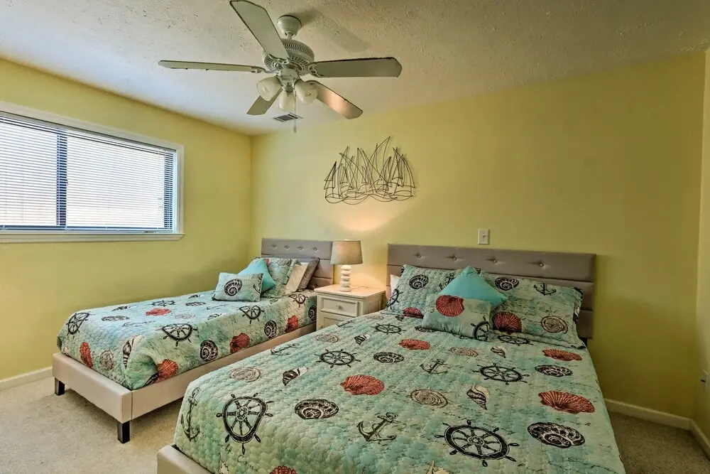 Resort Pool & Golf: Palmetto Dunes Beach Villa