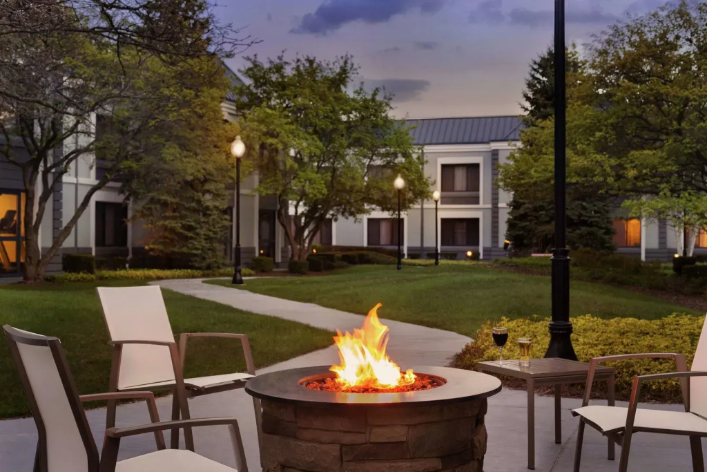 DoubleTree by Hilton Hotel Detroit Novi