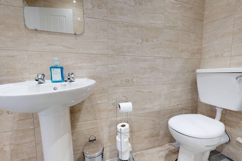 Spacious 3BR Westminster Stay
