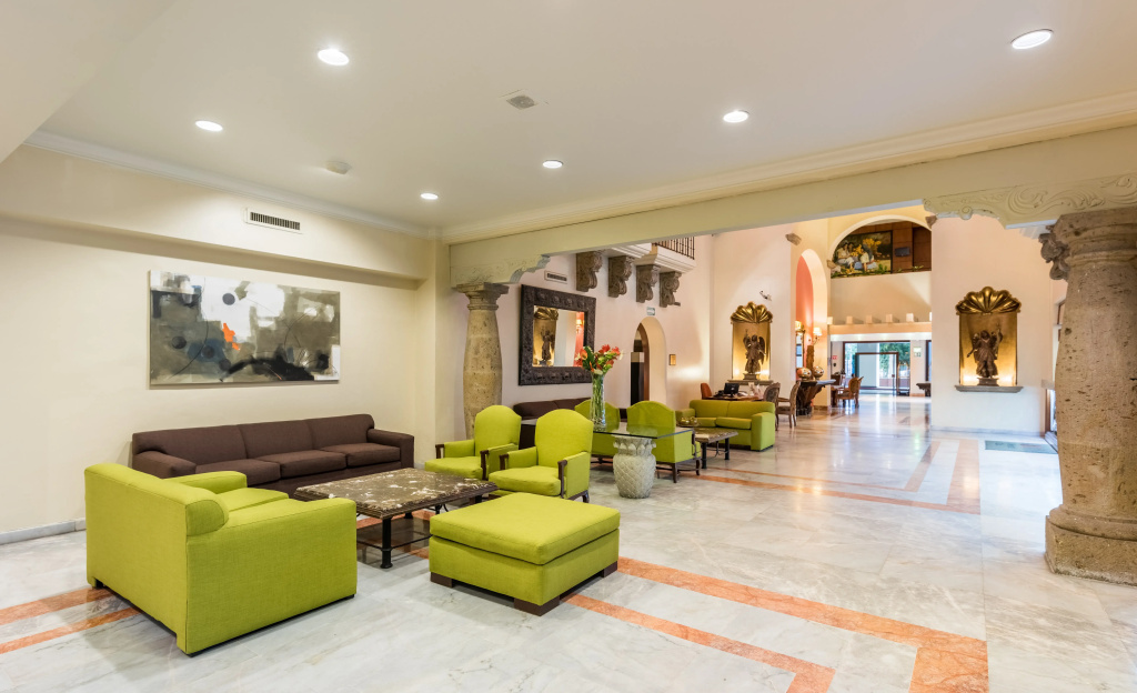 Holiday Inn Guadalajara Expo Plaza del Sol by IHG