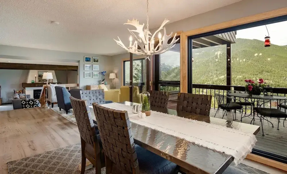 Cloud Camp Luxury  At Windcliff 2 Bedroom Home by RedAwning