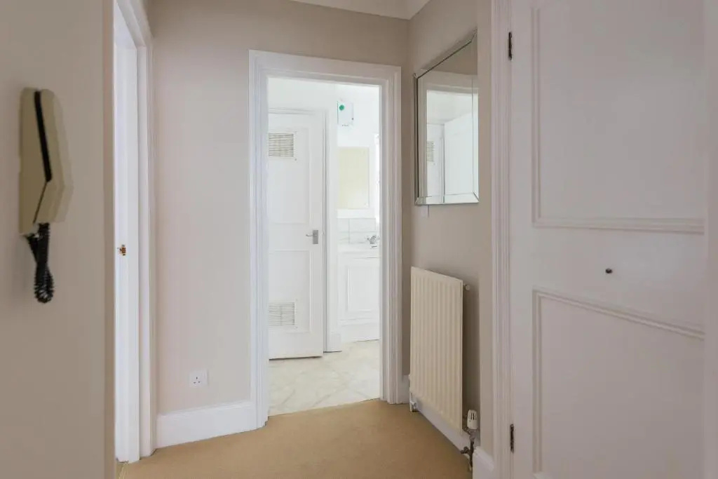 One bedroom High street kensington Apartment