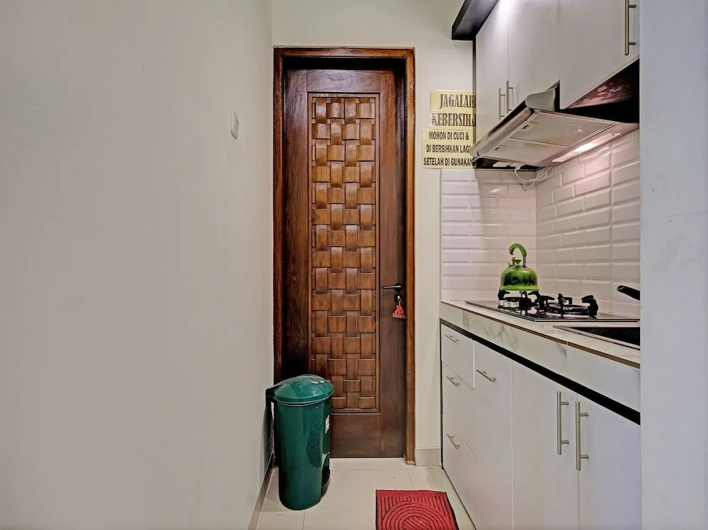 OYO Life 92935 Ayu Kost Eksklusif