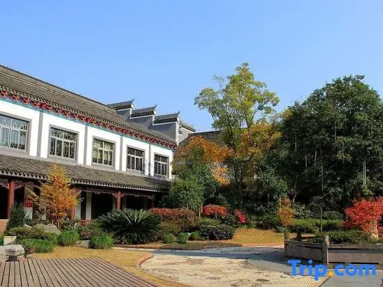 Qinshuiwan Holiday Hotel (Ninghai Wujia Manor)