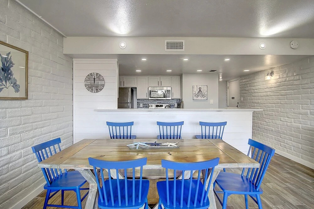 Tropical Haven 2 Bedroom Condo by Redawning