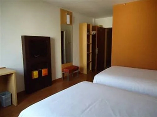 Ibis Shanghai JinshaJiang