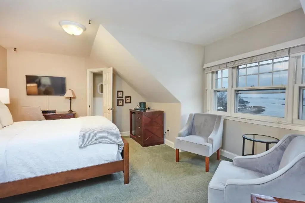 Inn at Longshore