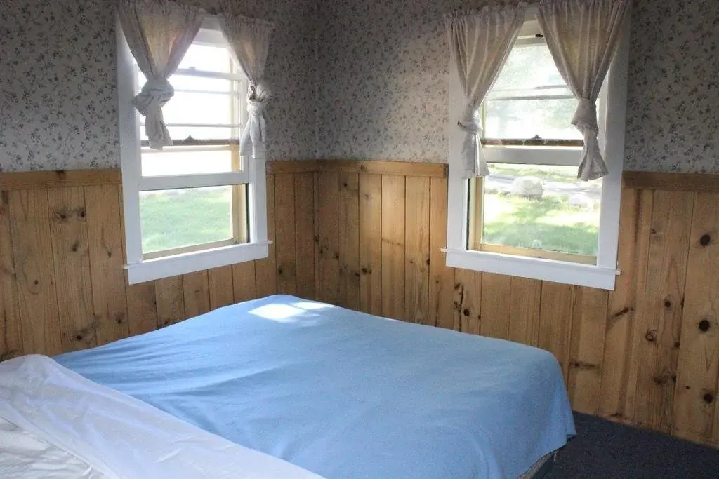 Twin Lakes Resort