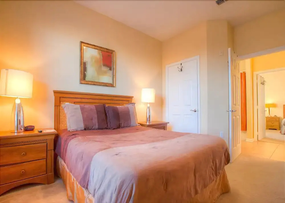 Beautiful PET FRIENDLY Condo Near Pool