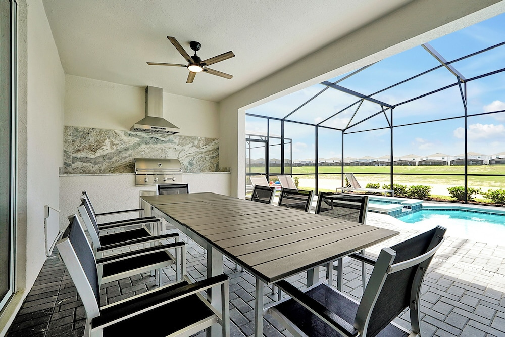4273 Lana Avenue, 8beds