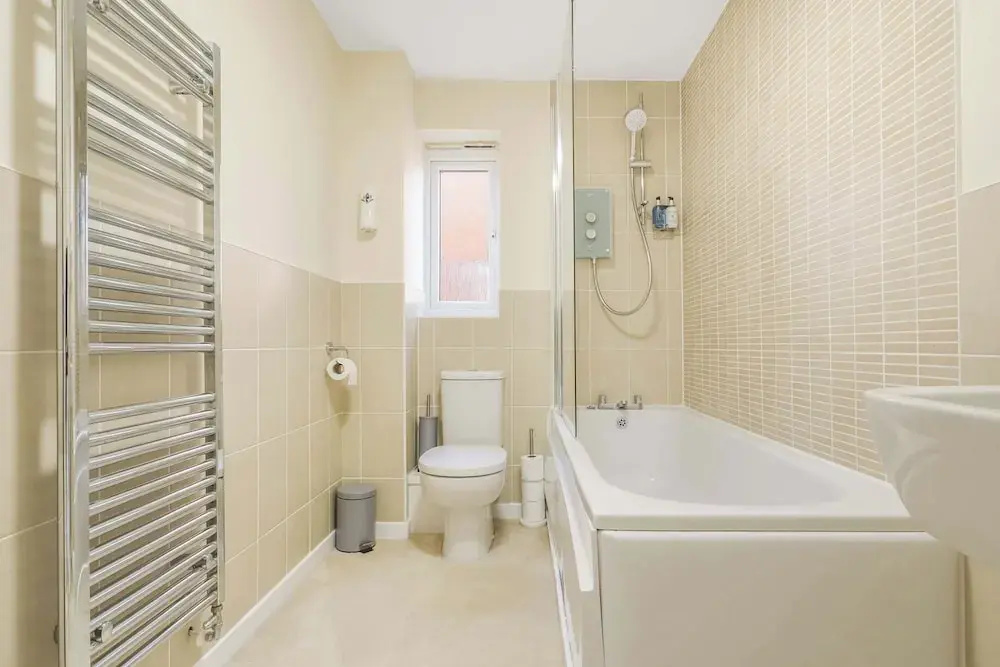 Spacious 5-bed Contractor House - Parking Wi-fi
