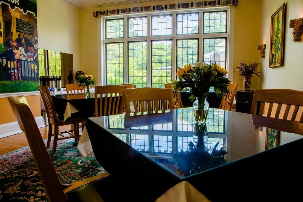 Morehead Manor B&B