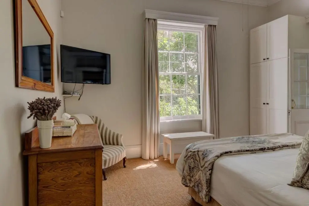 Sandown Lodge