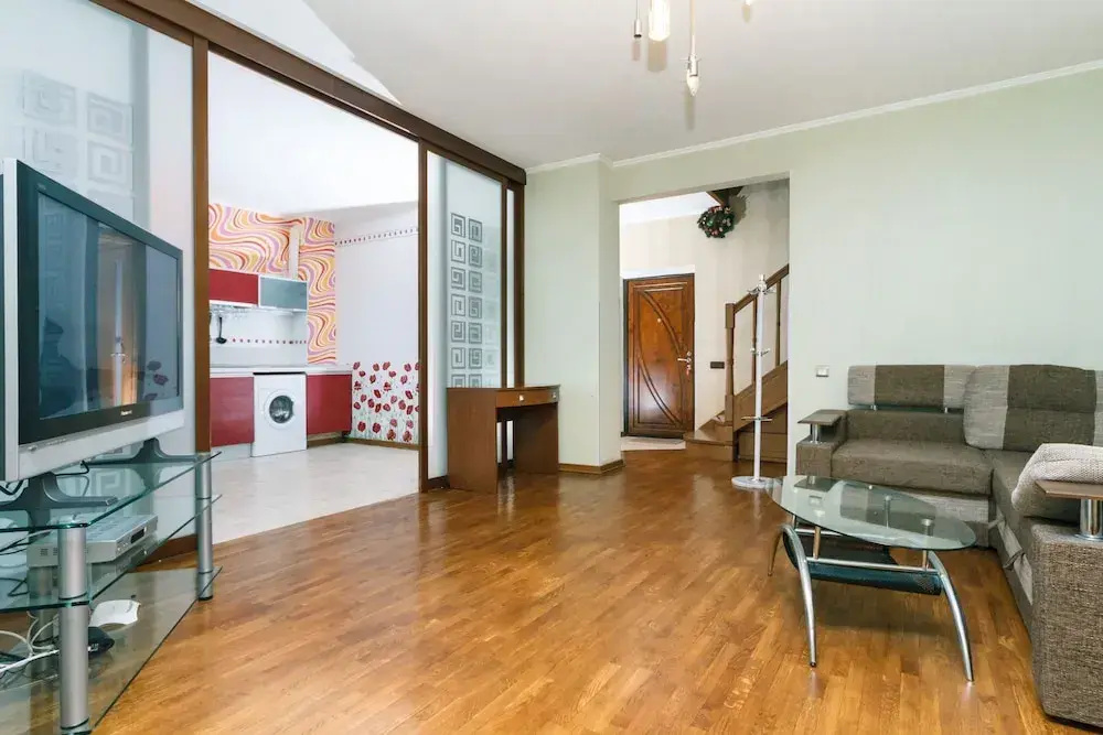 2-уровневые апартаменты рядом с IEC