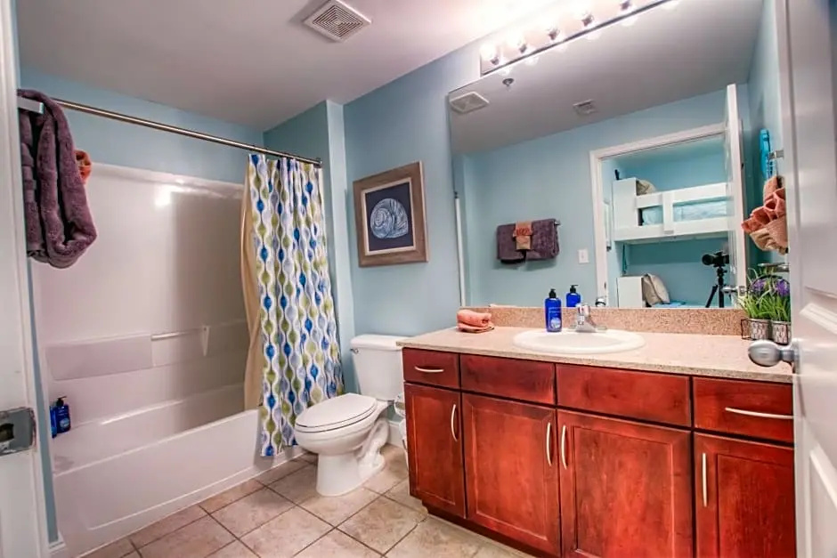 Laketown Wharf #638 by Nautical Properties