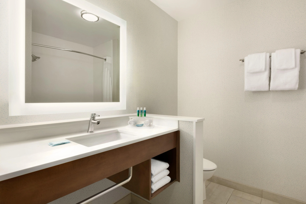 Holiday Inn Express & Suites Salisbury by IHG