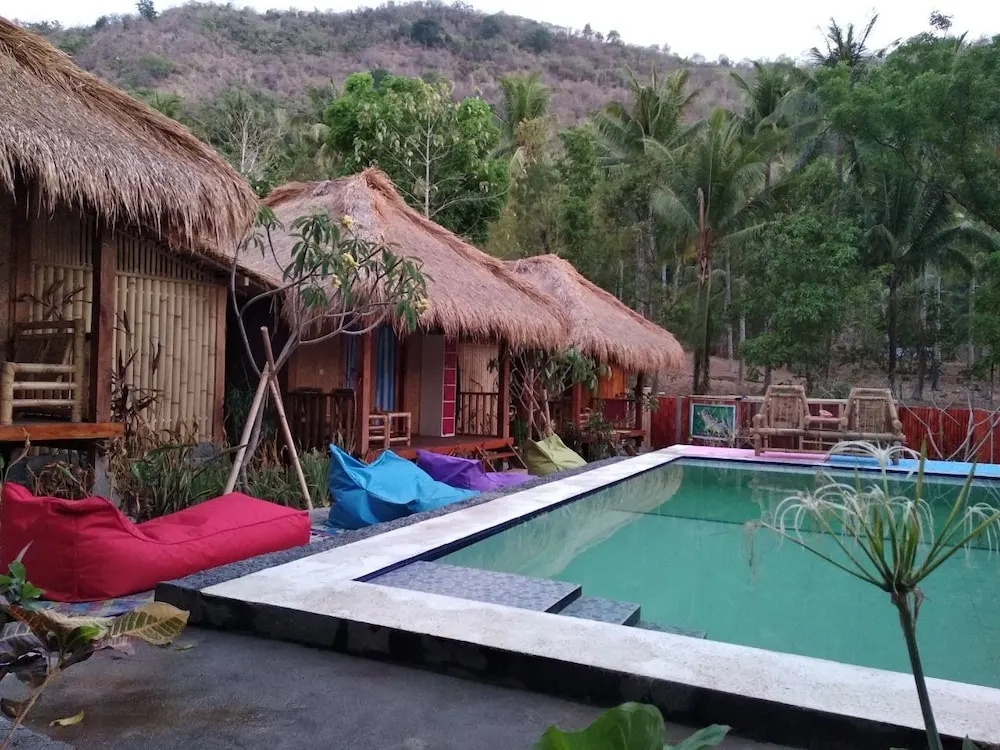 Wooden Paradise Home Stay - Hostel