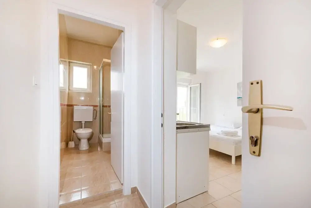 Studio Apartments Near Center 7