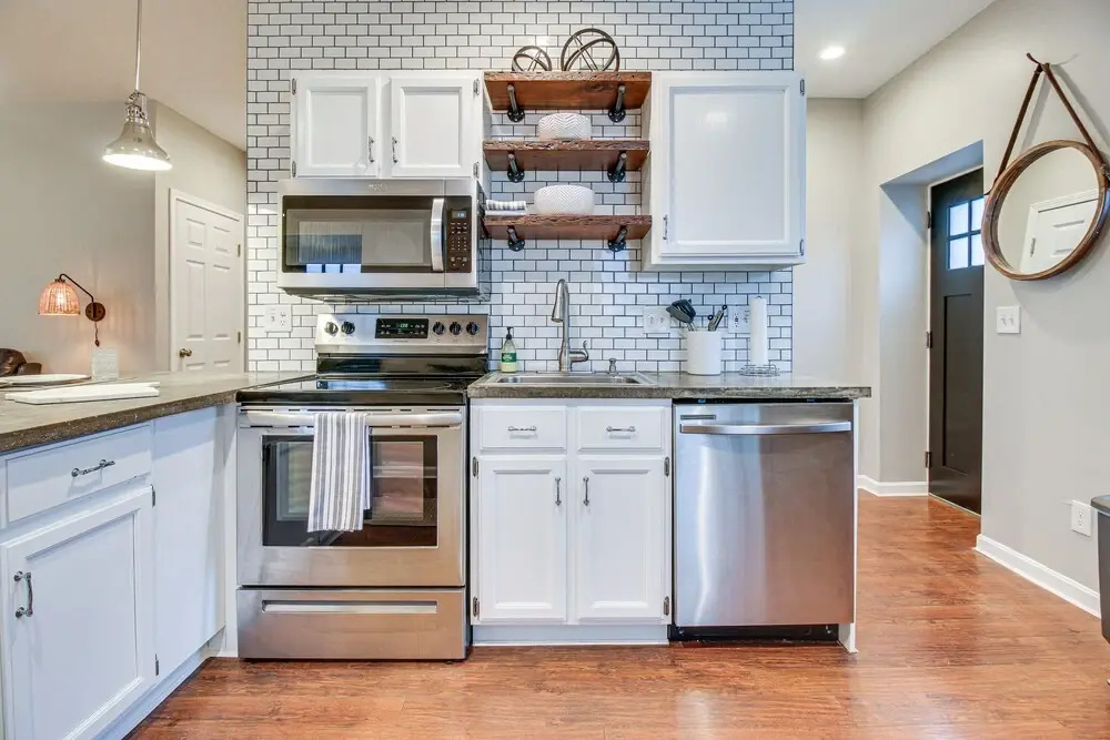 Historic Loveland Apt: Walk to Little Miami River!