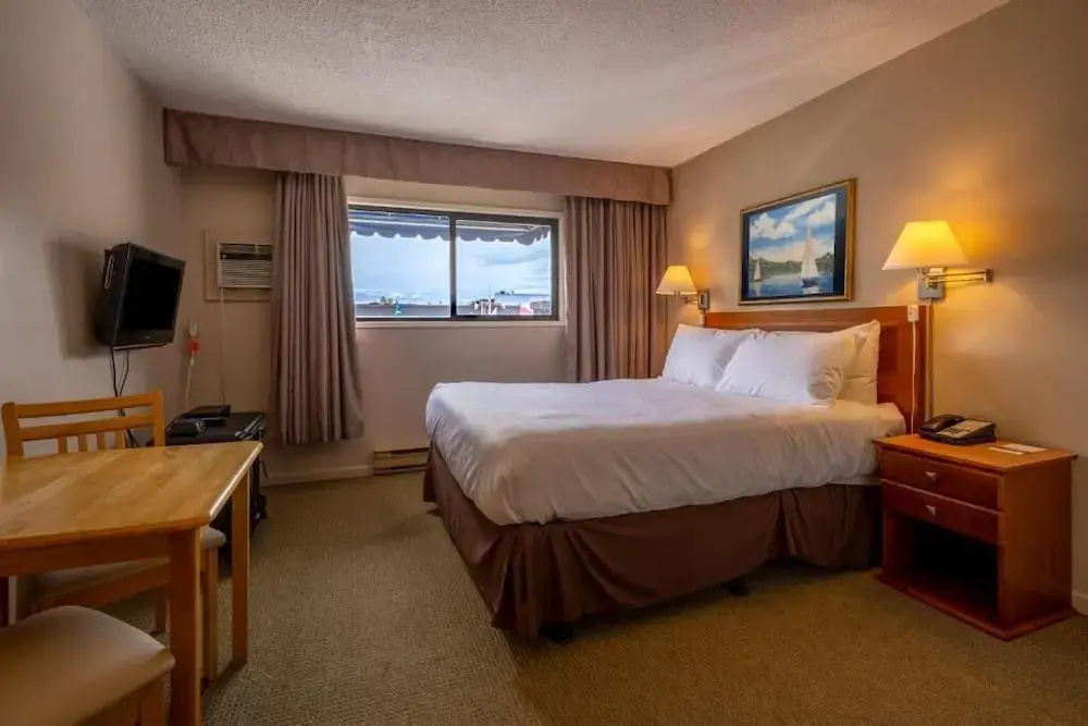 Sidney Waterfront Inn & Suites