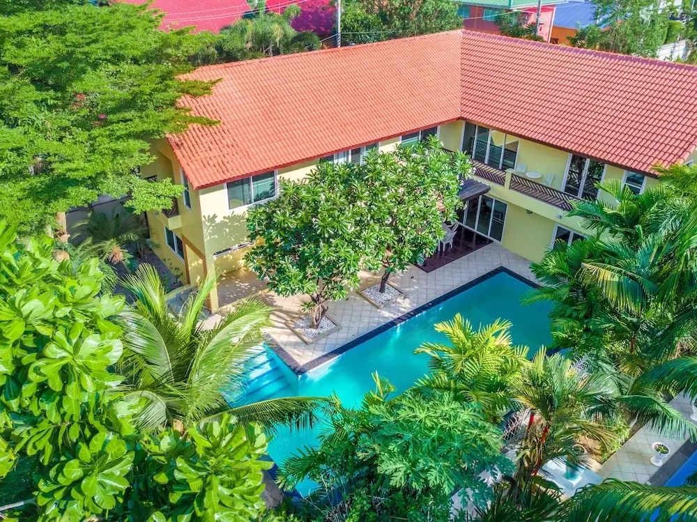 Walking Street Pool Villa Pattaya